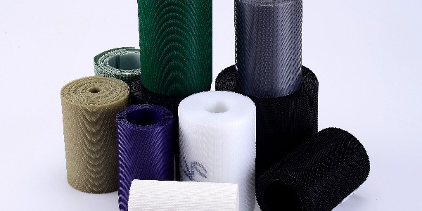 射出勾魔術貼：智能運動護具的“穩(wěn)定器”與“調(diào)節(jié)師”